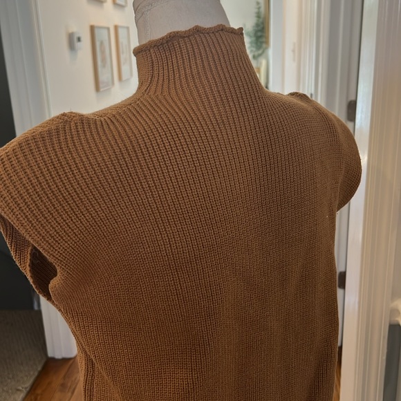 VINTAGE CLASSIC KNIT SWEATER SIZE SMALL - Picture 7 of 9